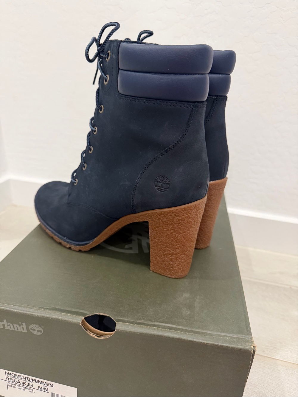 Timberland Navy Lace-Up Leather Block Heel Ankle Boots - Picture 4 of 8